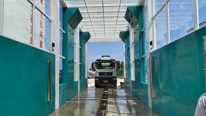 龍門式全自動洗車機(jī) 高效自動沖洗排泥，專為水資源機(jī)械設(shè)備制造而設(shè)計(jì)